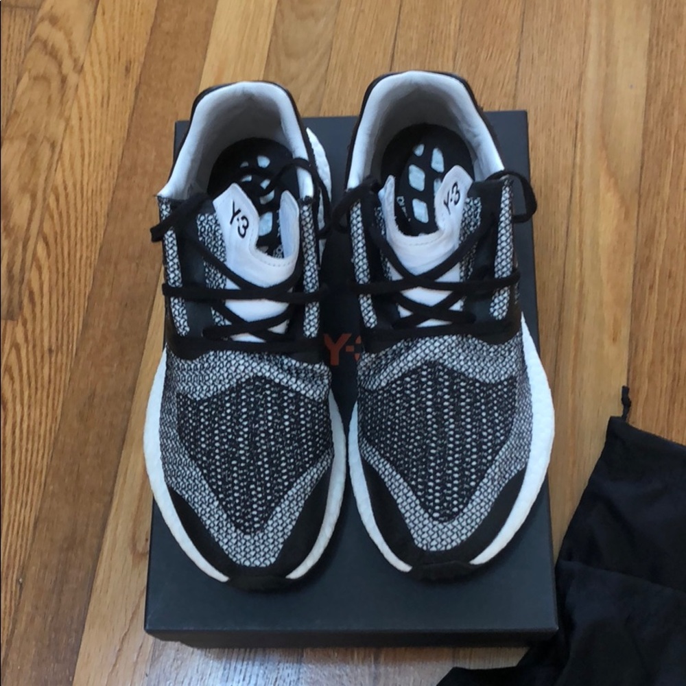 Y-3 pure boost black/white size10 lightly worn.